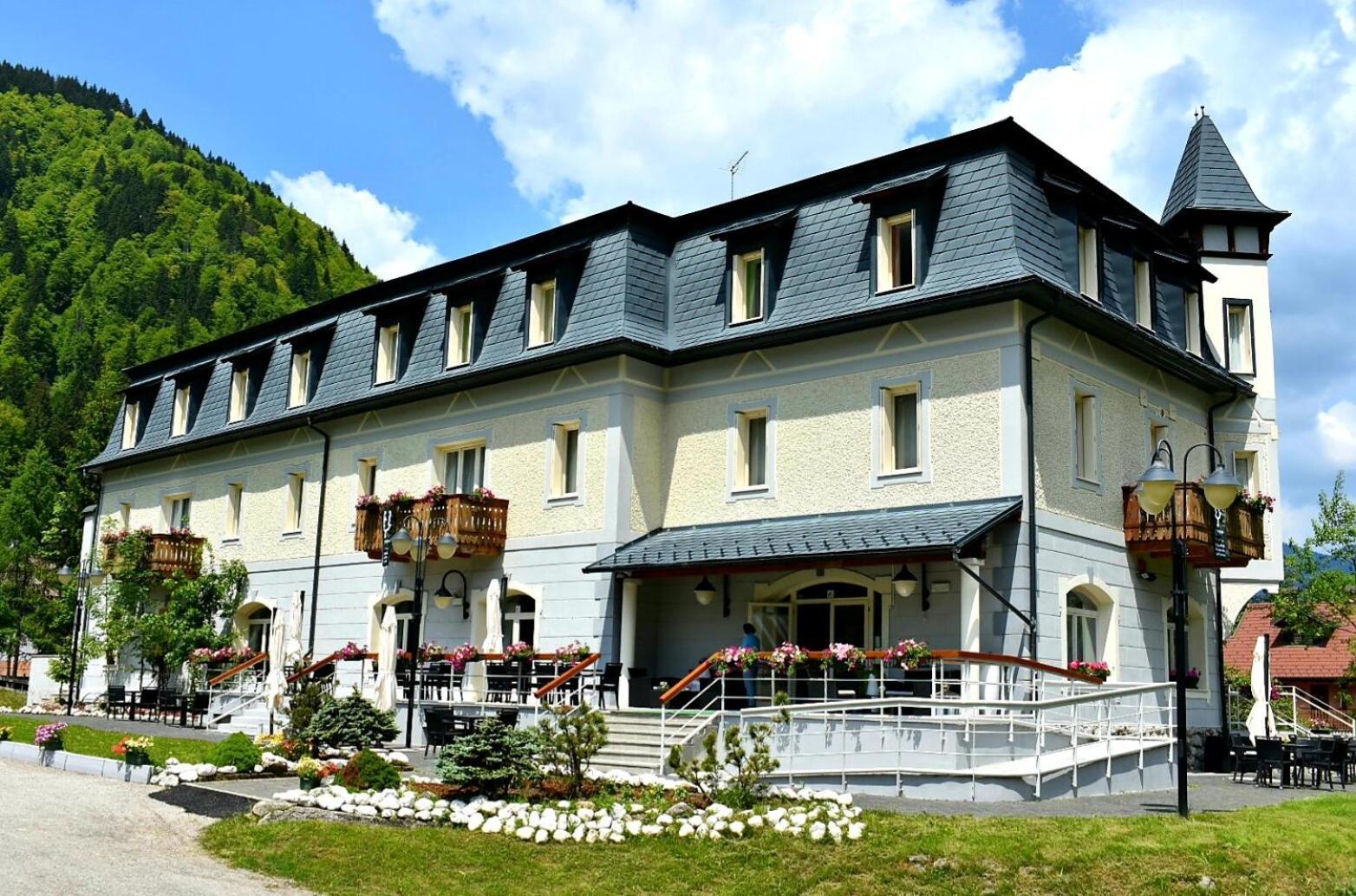 ואלברונה Hotel Saisera מראה חיצוני תמונה
